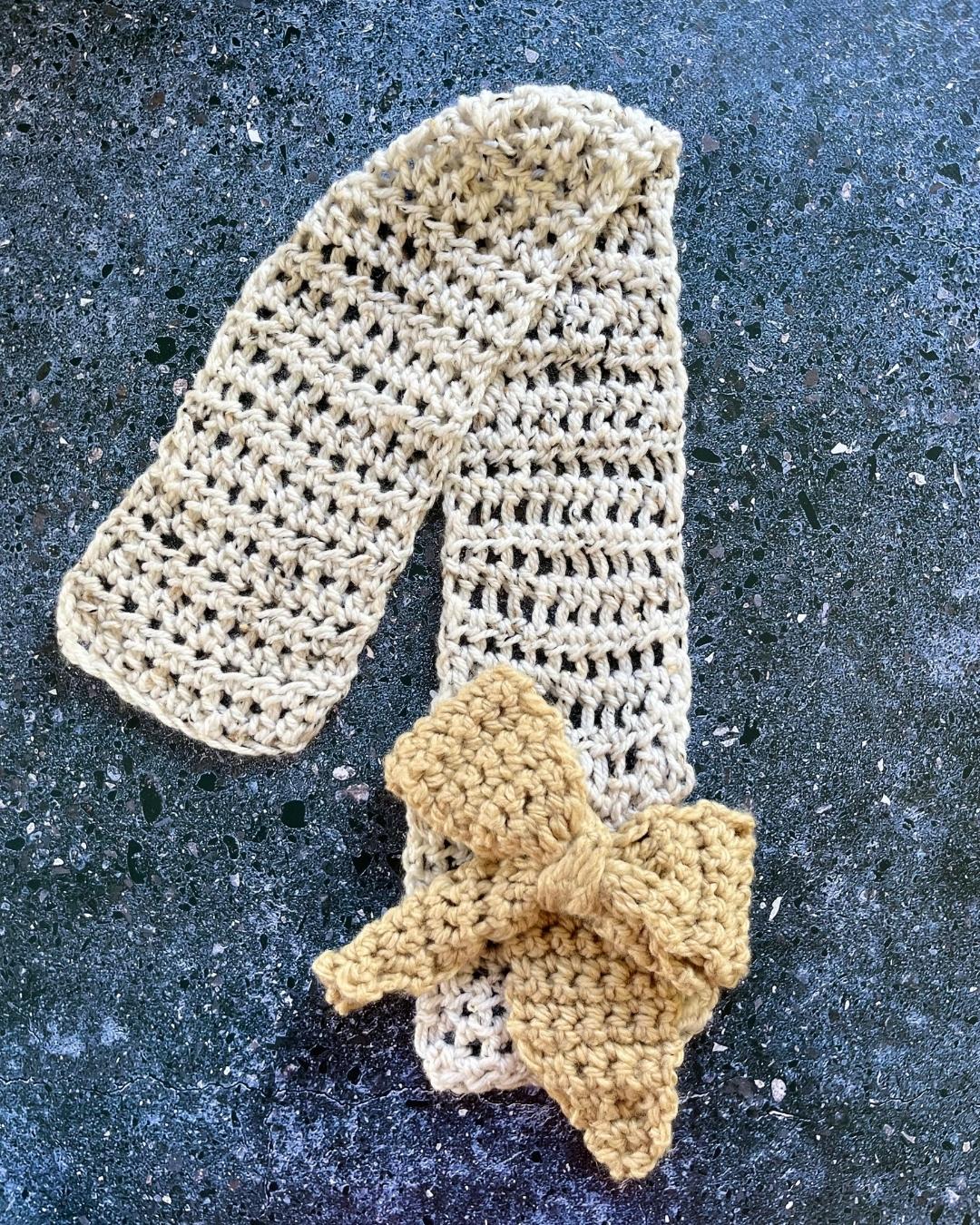 *NEW* Blubelle Knitted bow scarf grey