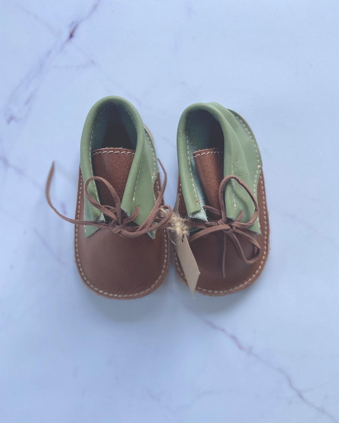 *NEW* Veldskoene Size 4