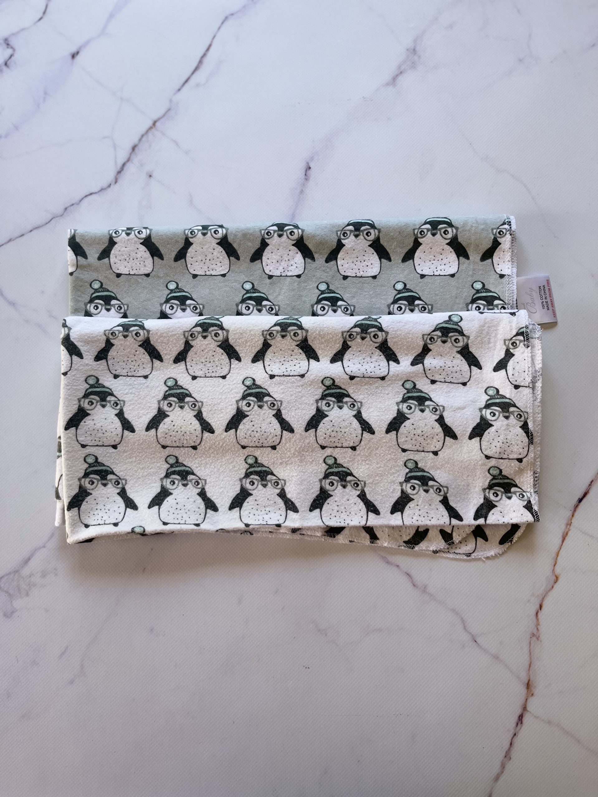 Yeah Baby green and white penguin blanket set