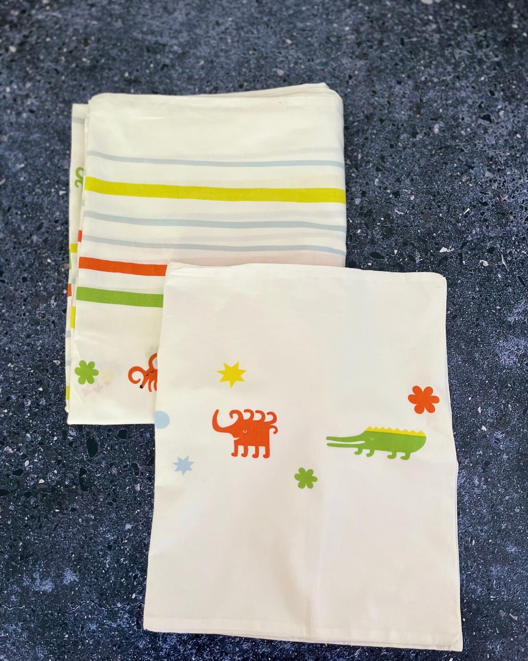 White animal print duvet cover and pillowcase