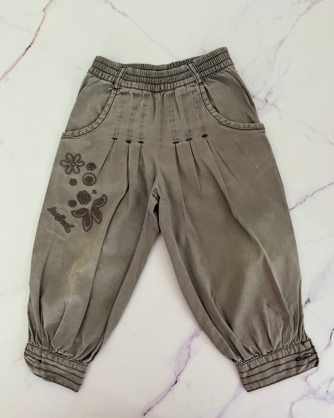 Instinct grey floral pants 2Y