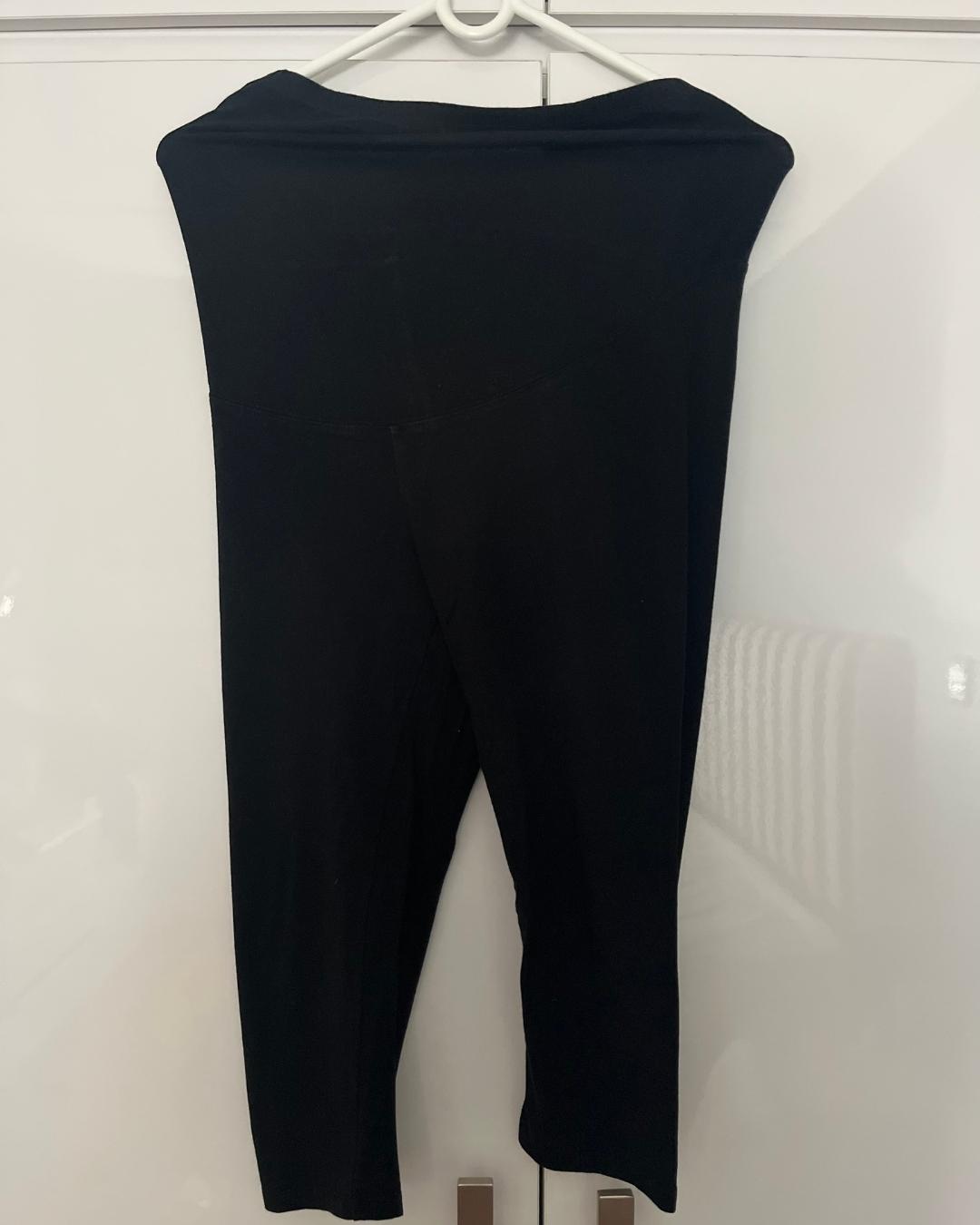 H&M black maternity 3/4 pants EUR Small