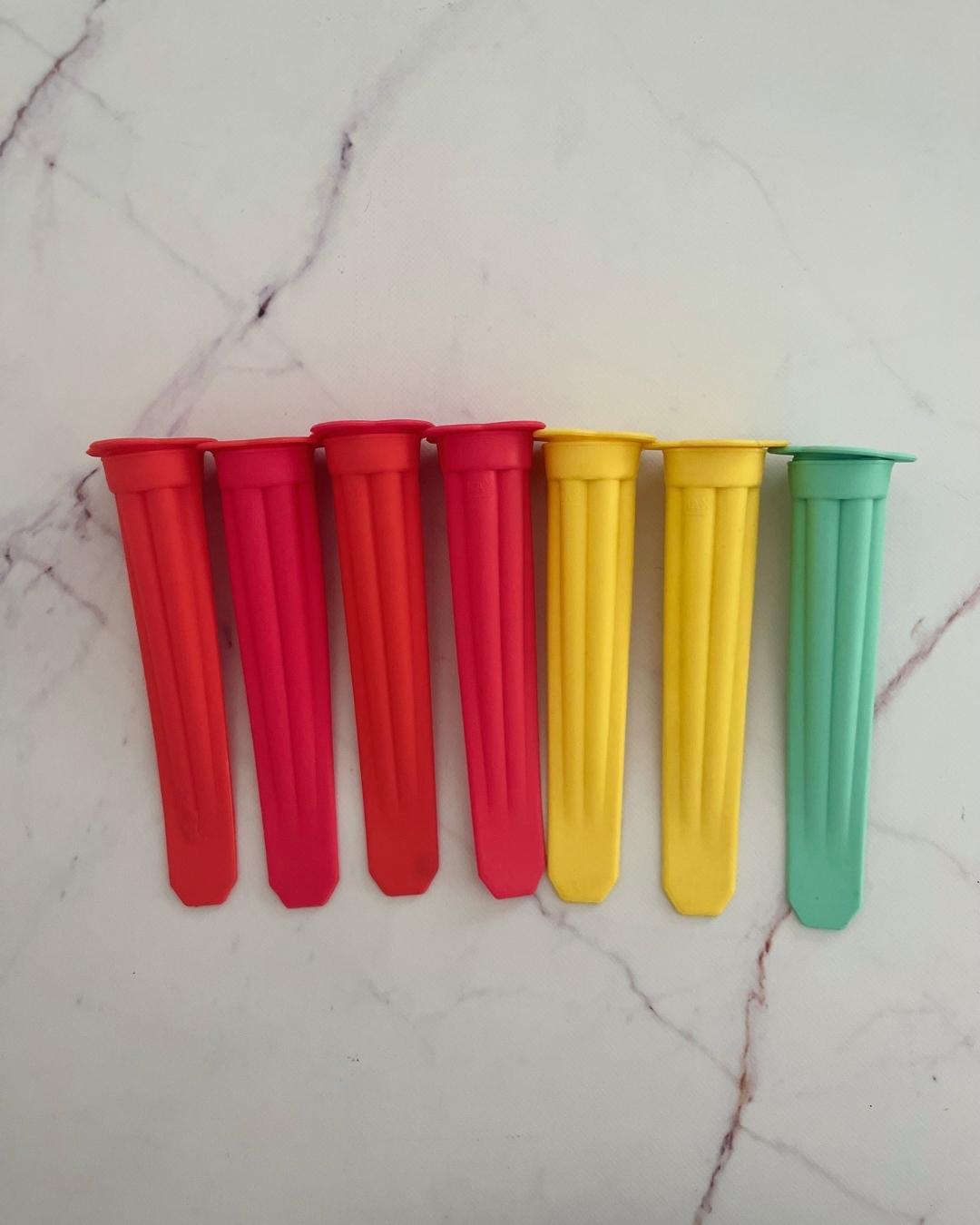 Silicone lollipop makers (4 pink, 2 yellow and green)