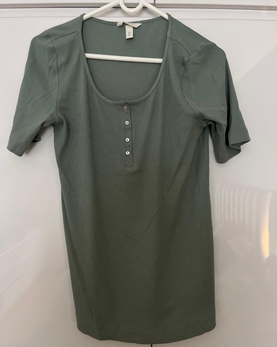 H&M green maternity top Medium