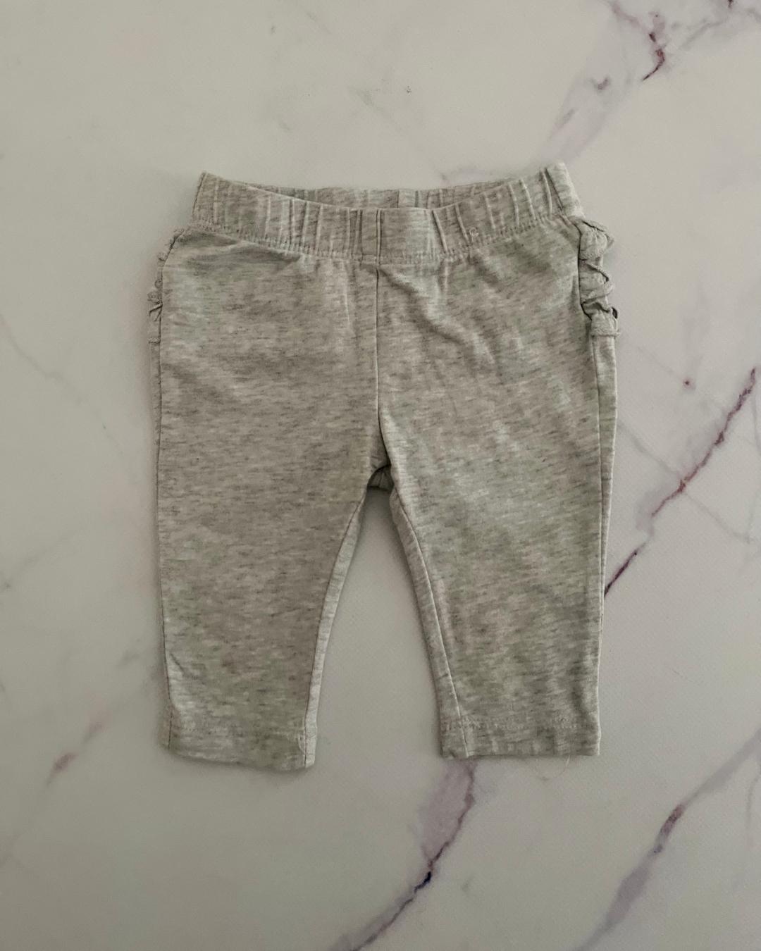 Cotton On grey pants with ruffled bottom 0/3M