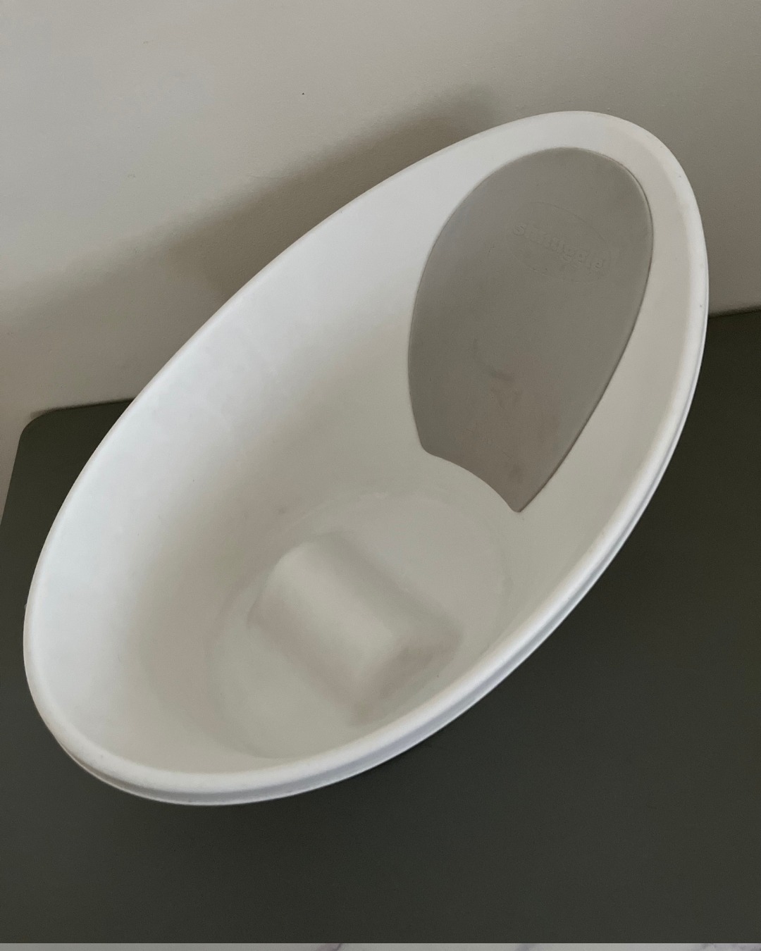 Shnuggle white baby bath