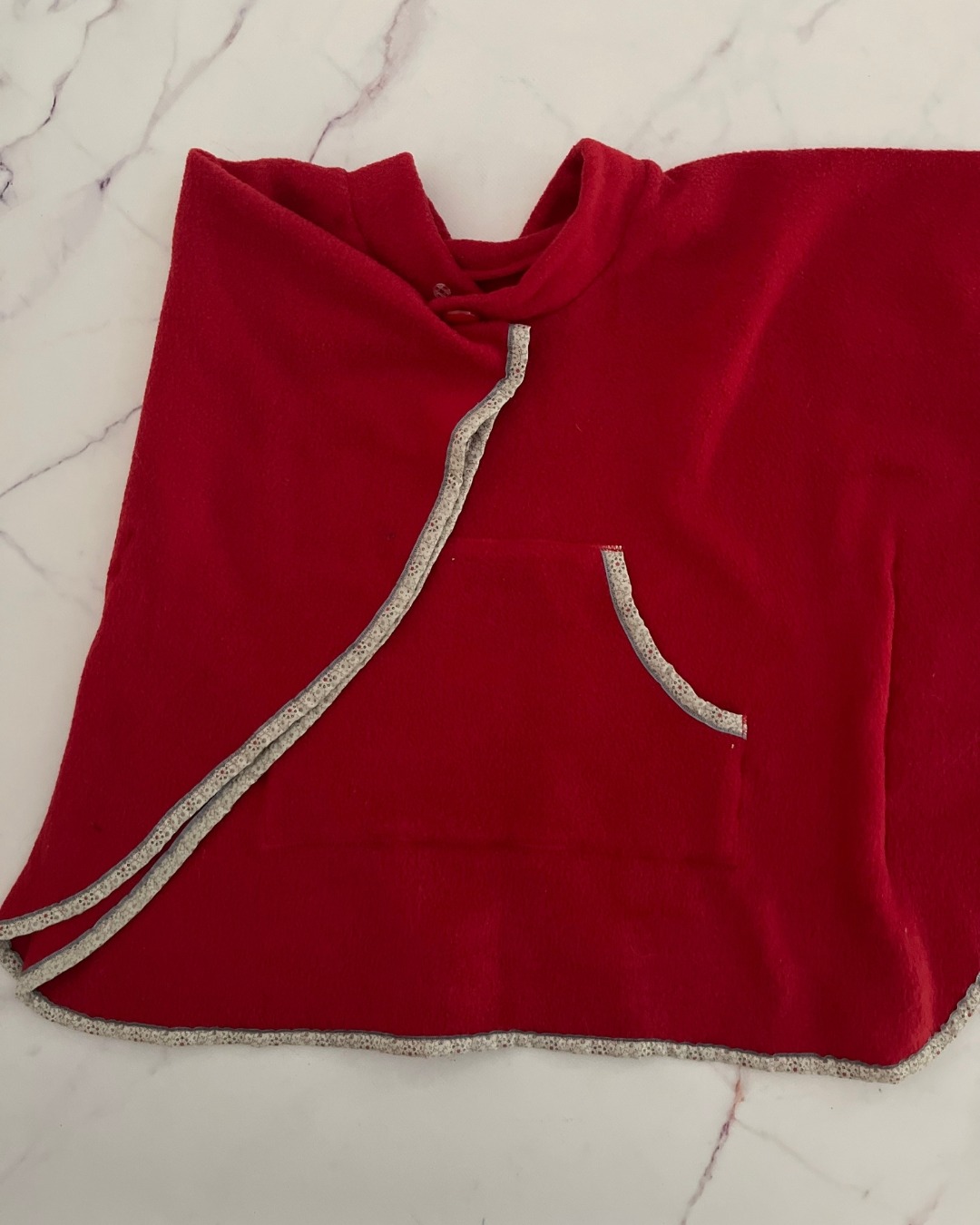 Red fleece poncho 4/6Y - Image 2