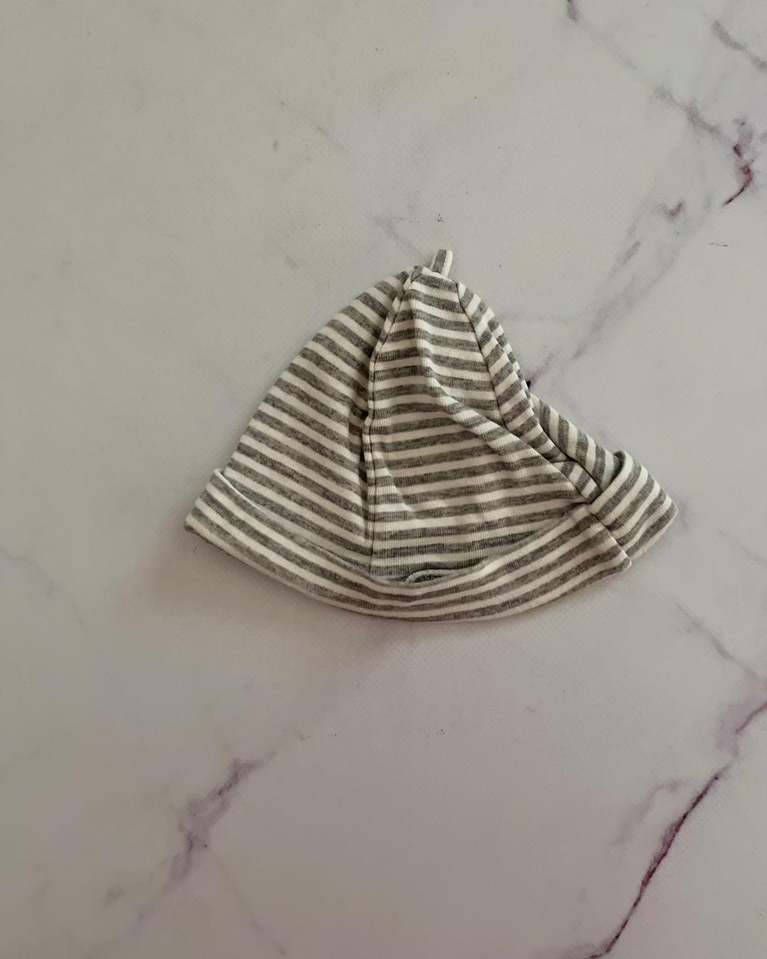 Woolworths grey and white striped beanie 6/12M