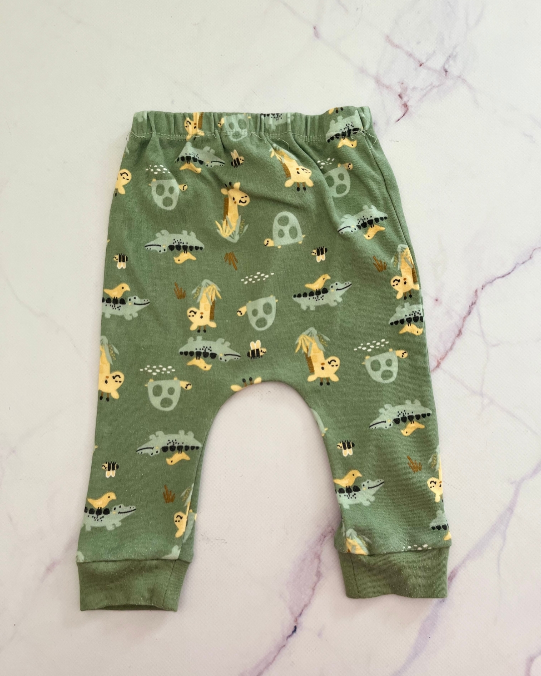 Woolworths green wild animal tracksuit set 6/12M – Nearly New Kids