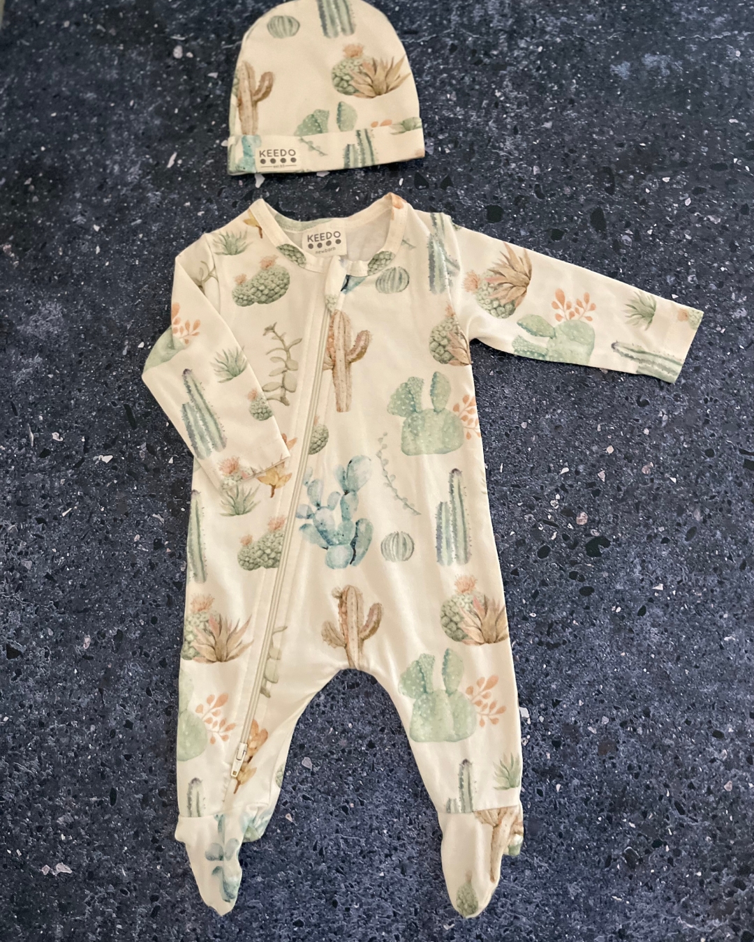 Keedo beige desert onesie and beanie Newborn