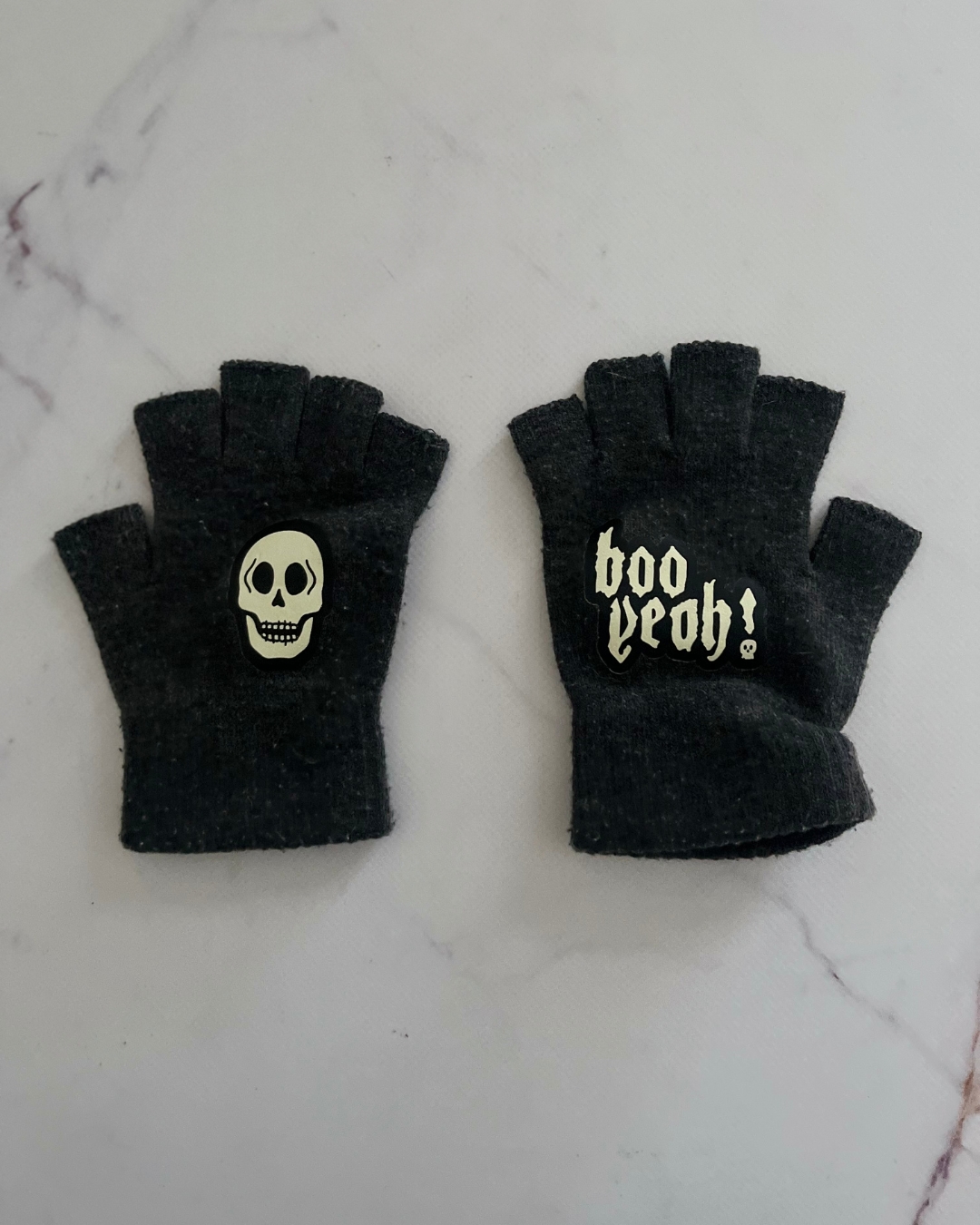 Boo Yeah grey gloves