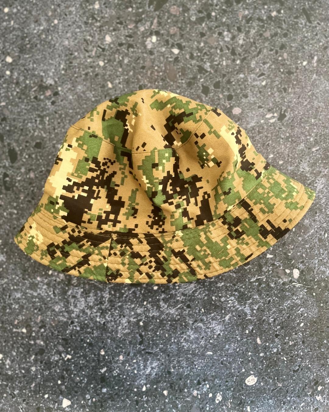 Brown camo brimmed hat