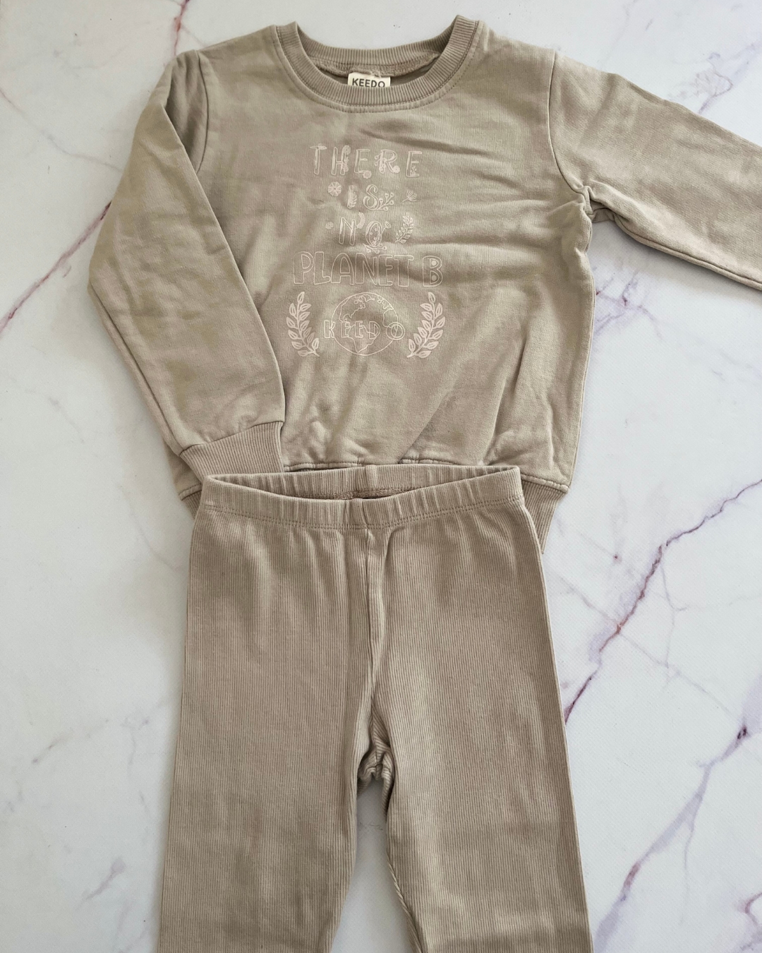 Keedo beige 'There is No Planet B' 4/5Y