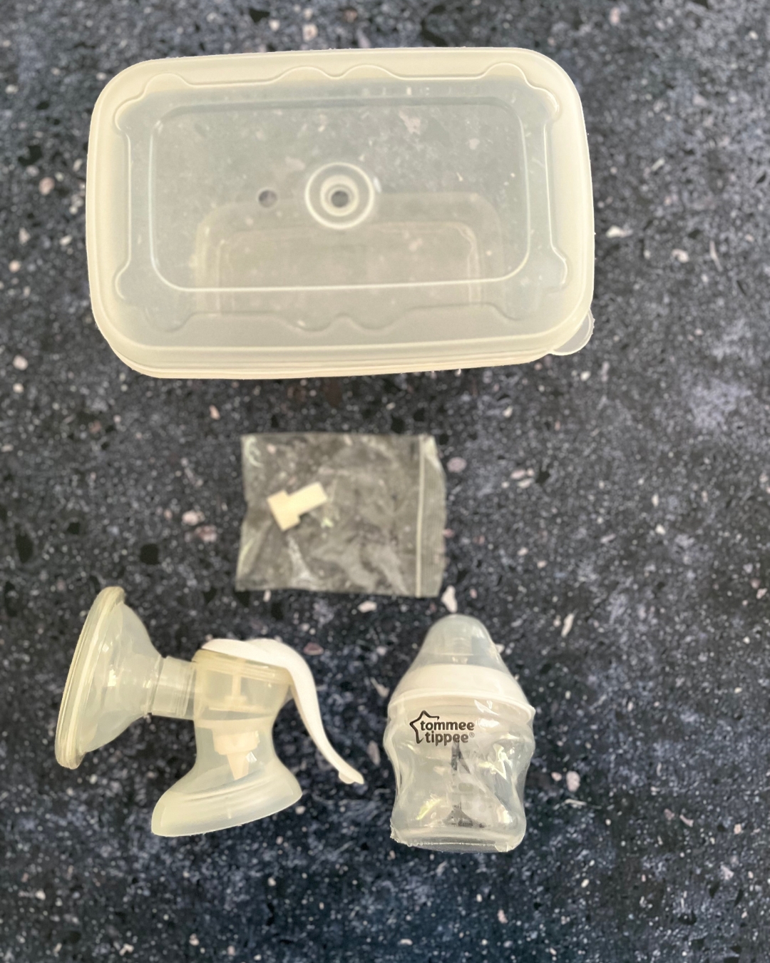 *NEW* Tommee Tippee bottle and pump set