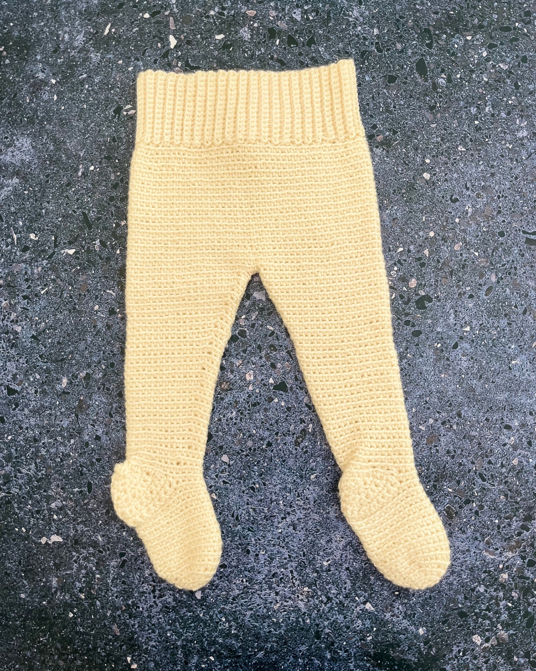 *NEW* Zawali white knitted leggings 3/12M