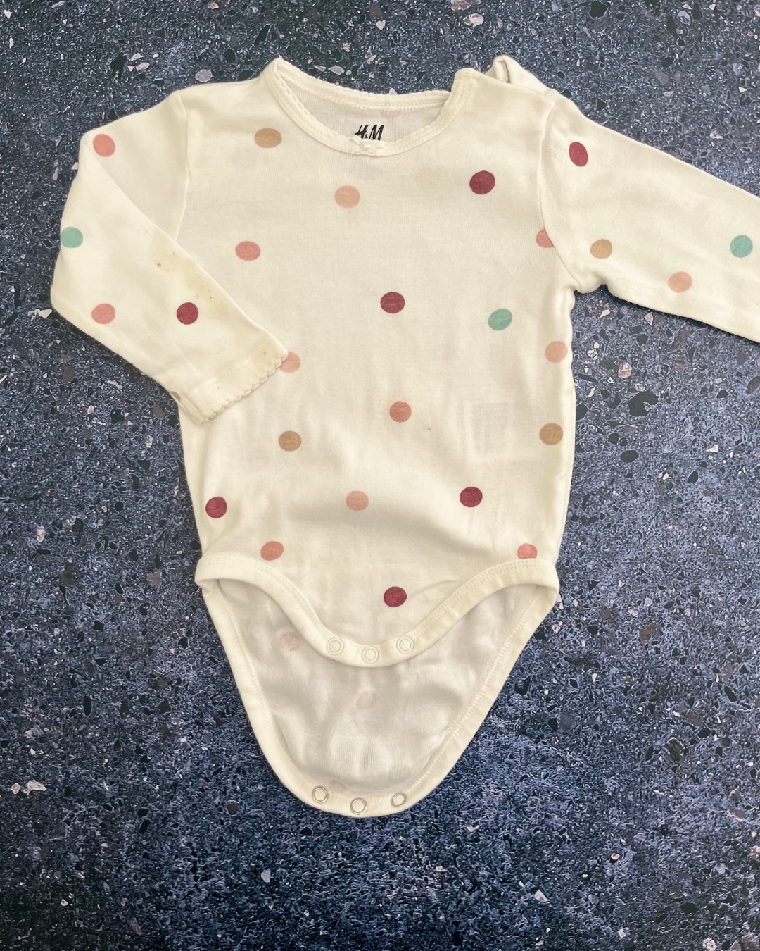 H&M white circle baby grow 4/6M