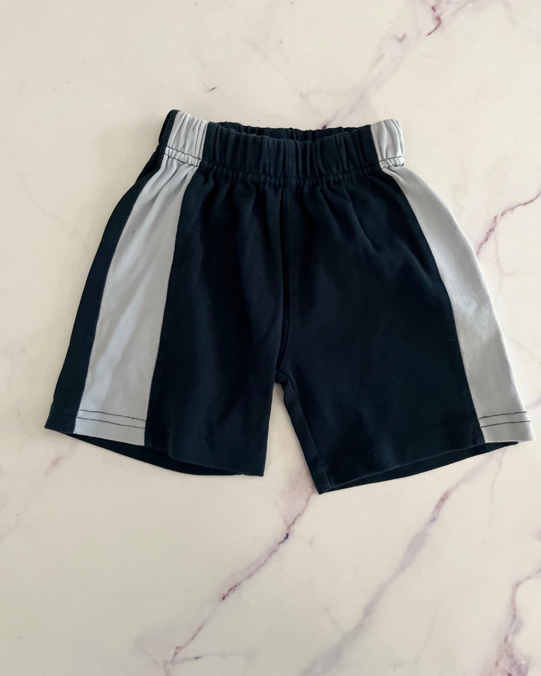 Blue two toned shorts 2/3Y
