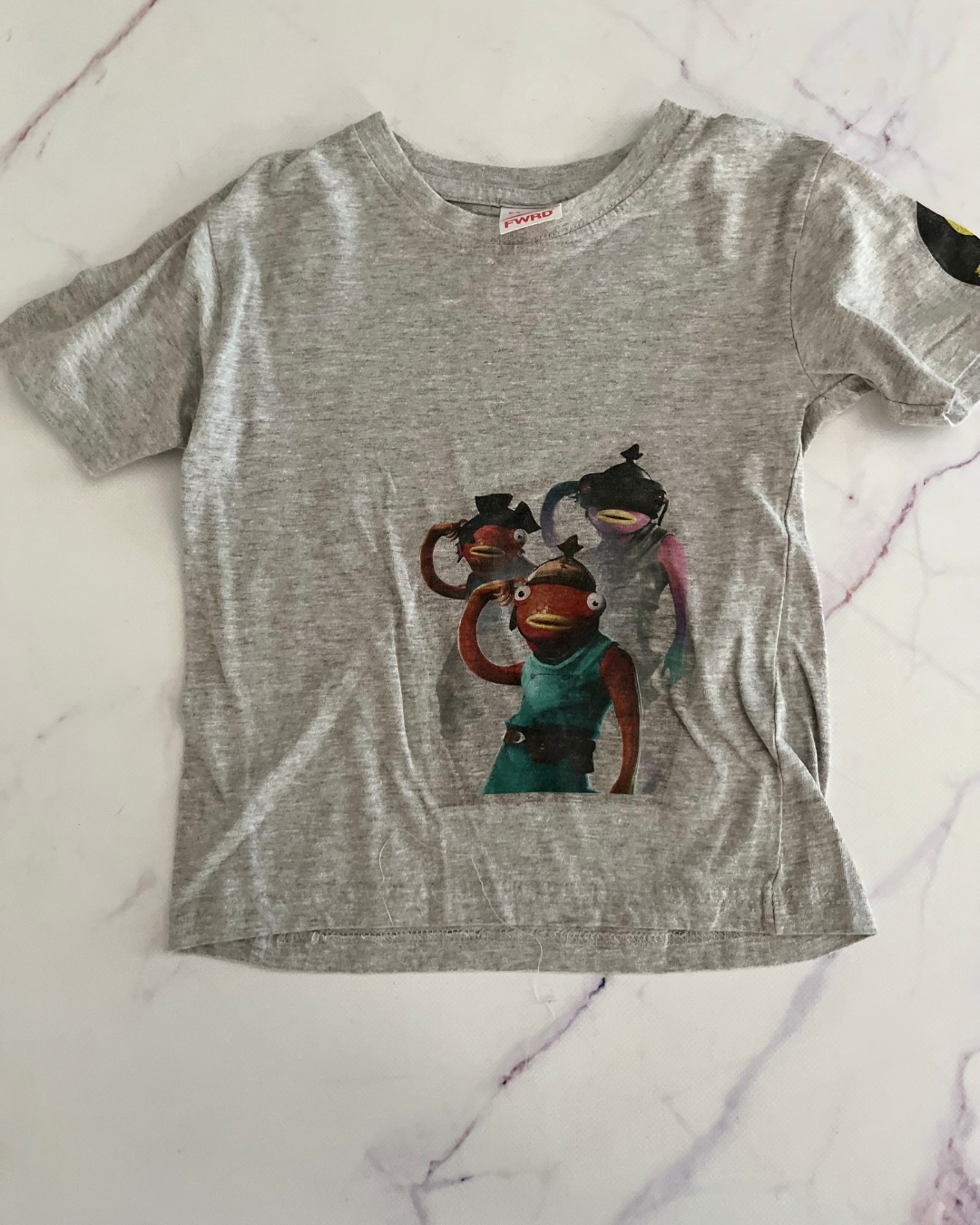 FWRD Fortnite grey fish characters T shirt 5/6Y