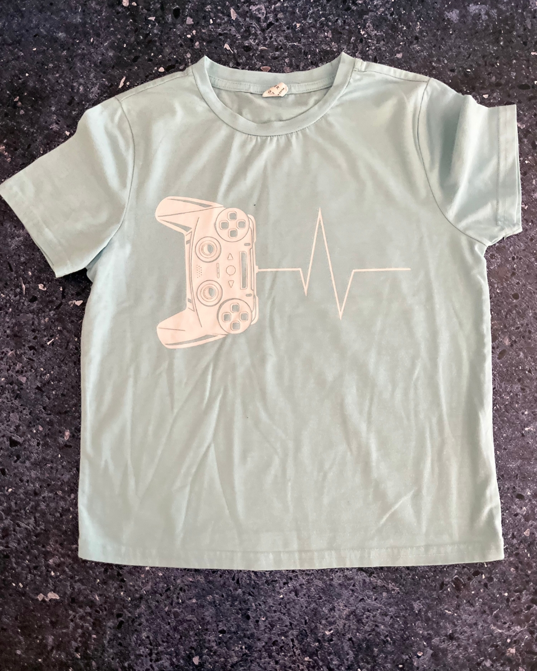 Shein blue gaming heart rate T shirt 7Y