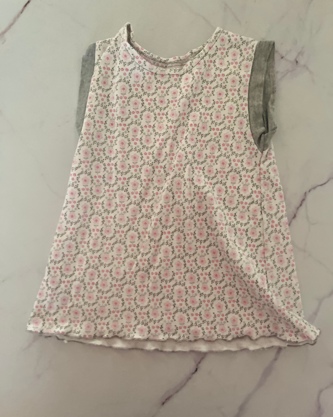 Daisy white floral top 4/5Y