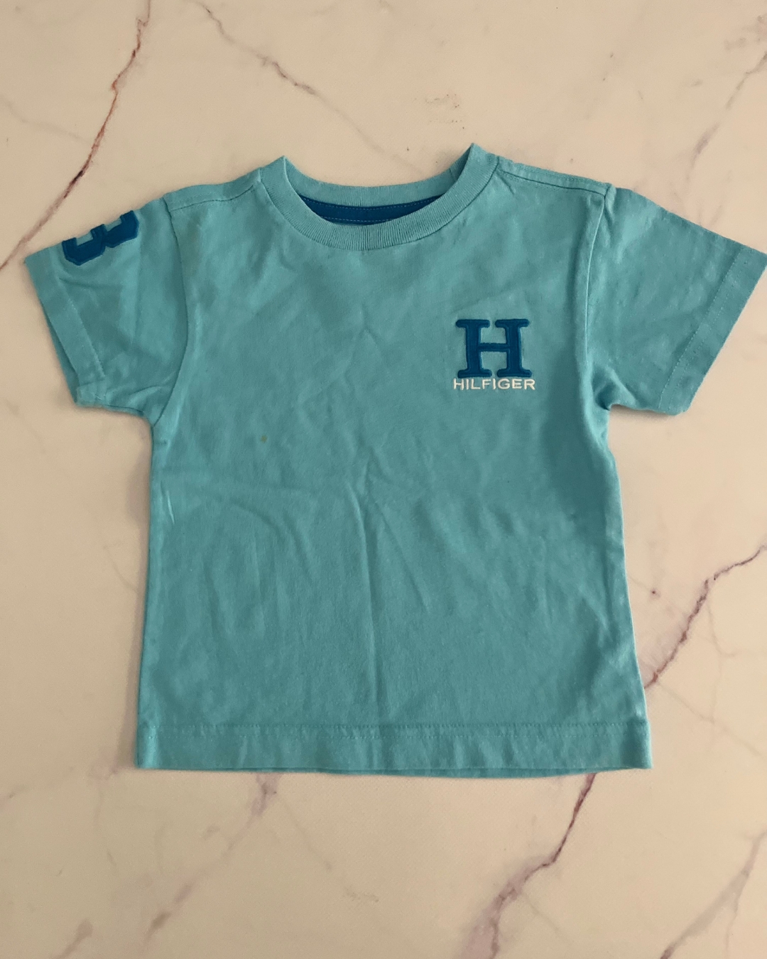 Tommy Hilfiger dark blue, blue 85, light blue and green T shirt set 2Y - Image 5