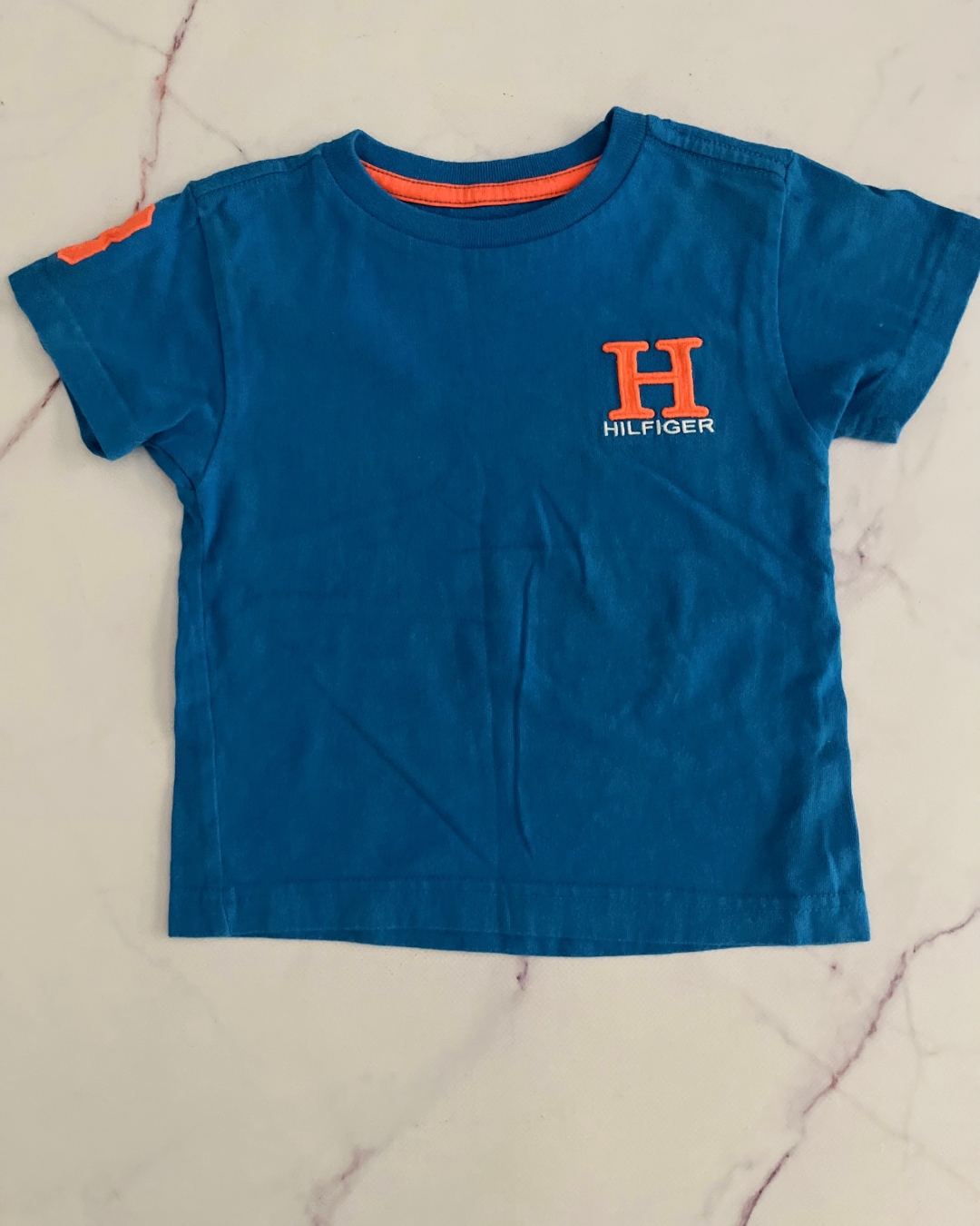 Tommy Hilfiger dark blue, blue 85, light blue and green T shirt set 2Y - Image 2