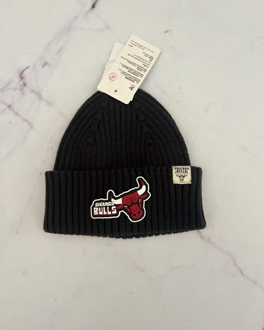 *NEW* Cotton On Chicago Bulls beanie 3Y