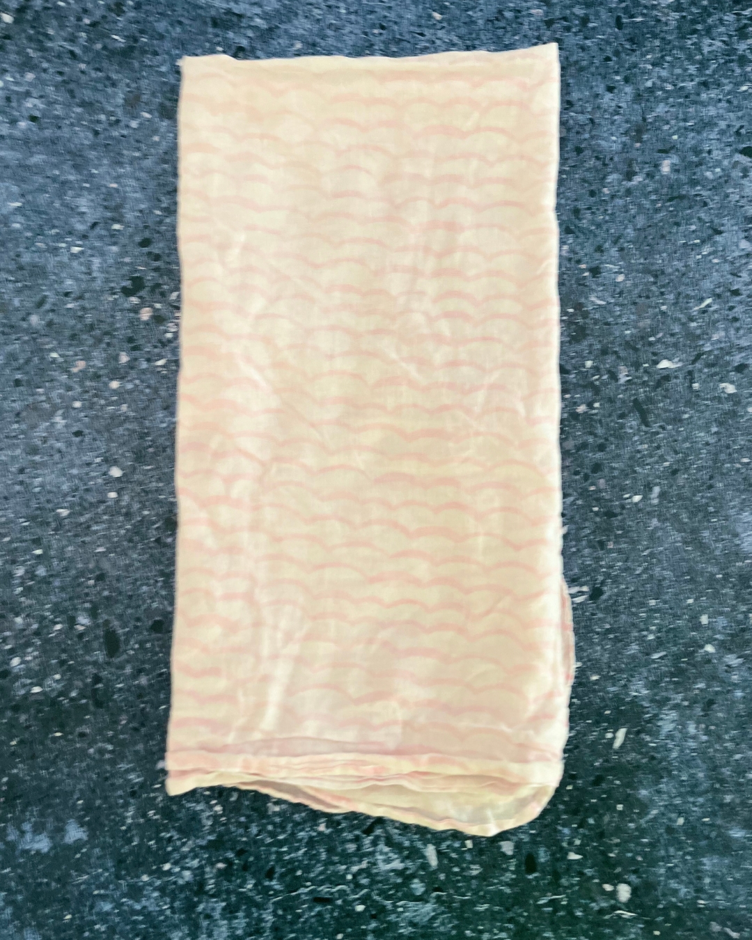 White and pink muslin blanket Small