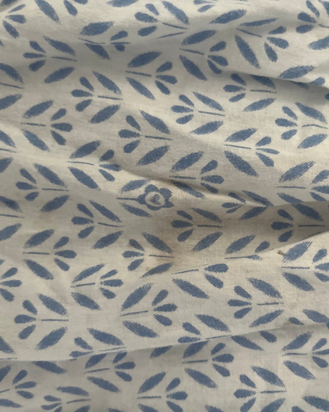 Naartjie white and blue flower pattern dress 2/3Y - Image 2