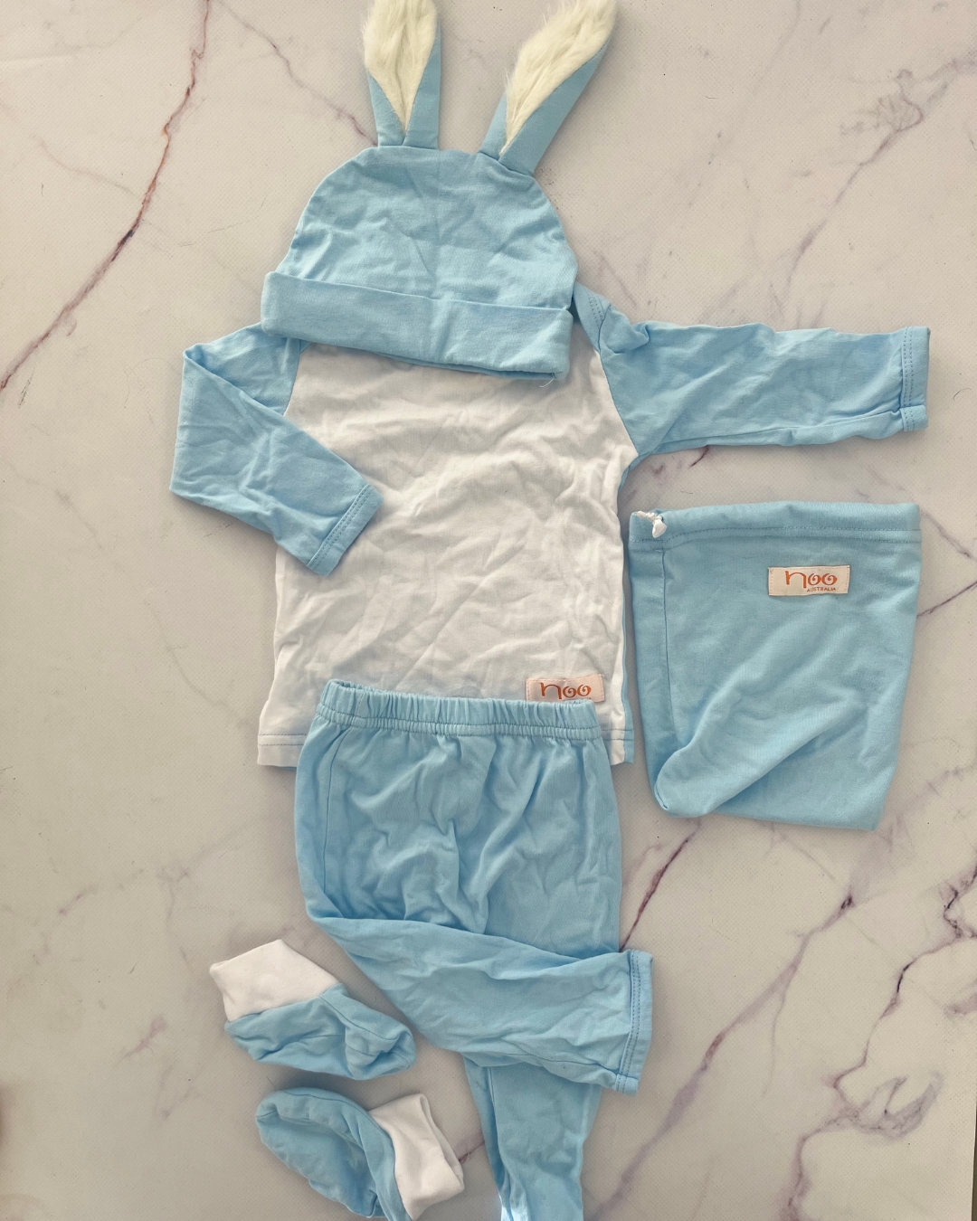 Noo blue and white bunny top, pants, beanie and booties set 3/6M