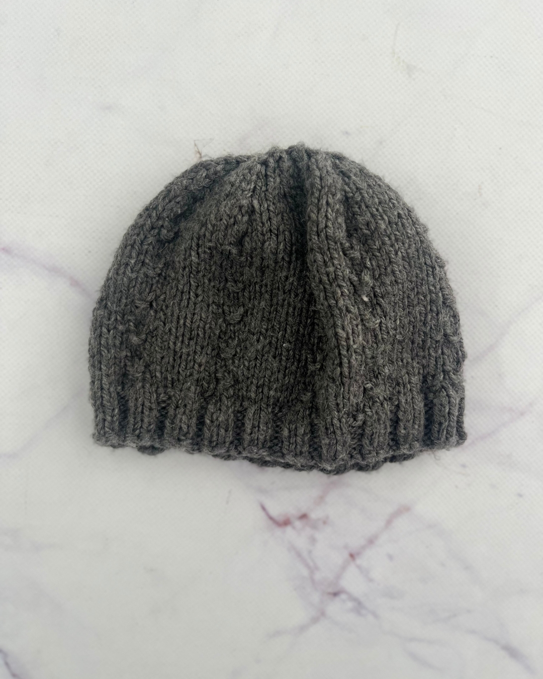 Knitted grey beanie Small