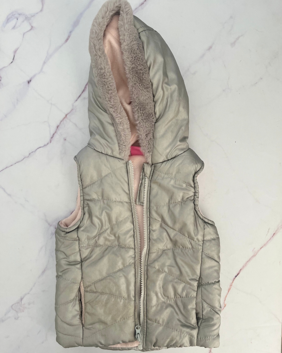 Qtee grey sleeveless puffer jacket 4/5Y