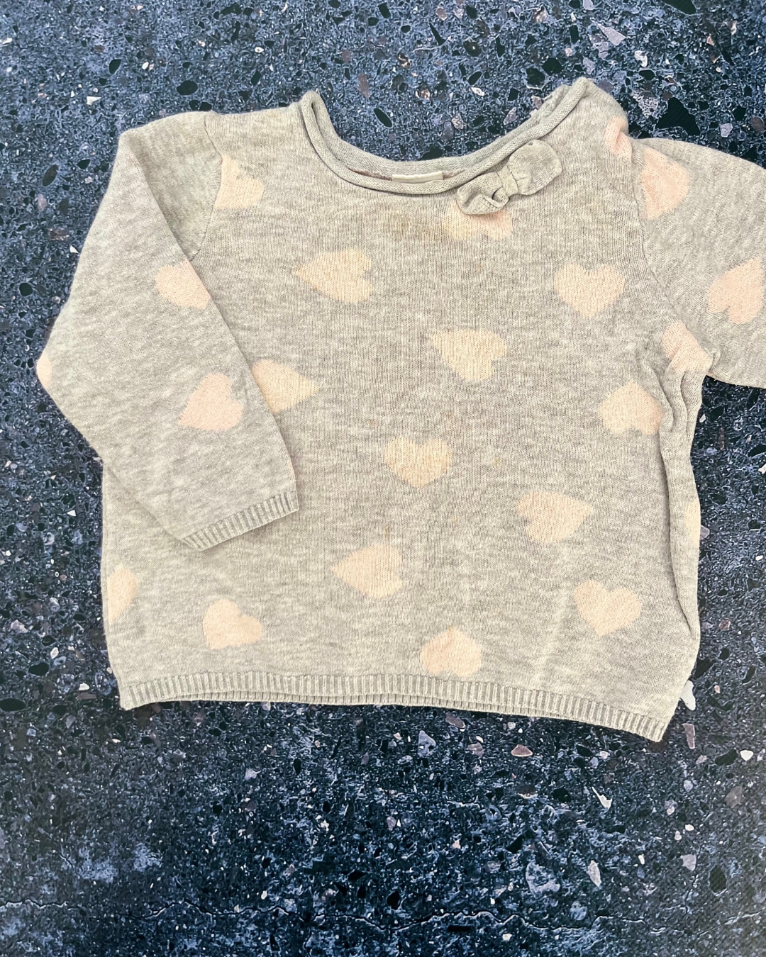H&M grey hearts sweater 4/6M
