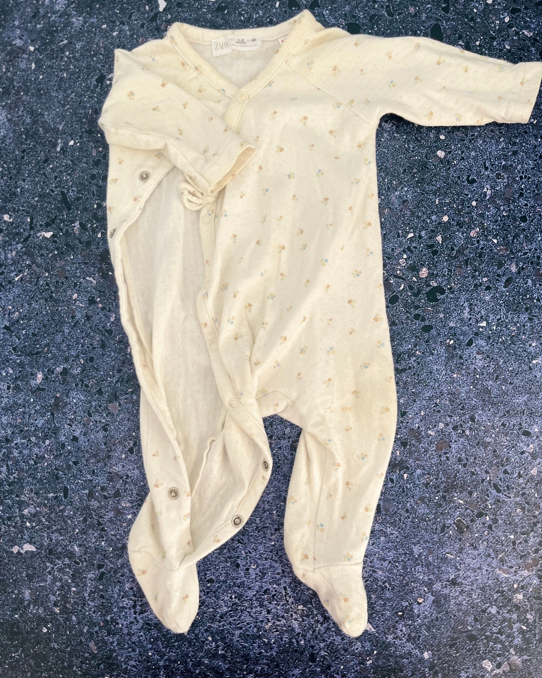 Zara white onesie with yellow flowers 1/3M