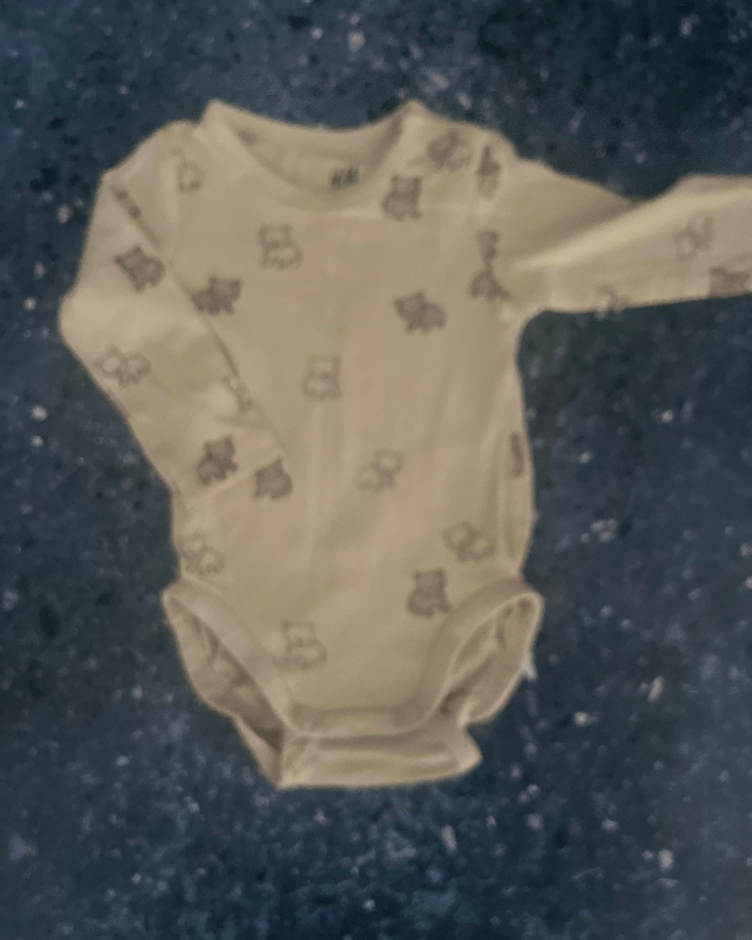 H&M brown bear baby grow 2/4M