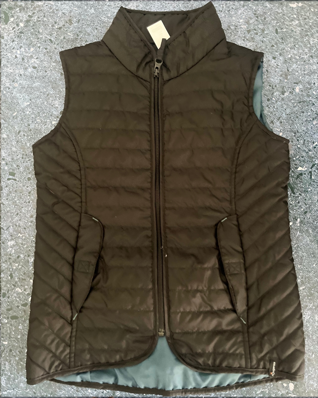 Fouganza black sleeveless puffer jacket 8Y
