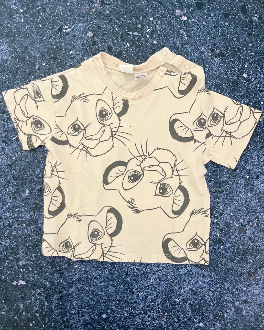 H&M beige Lion King T shirt 6/9M