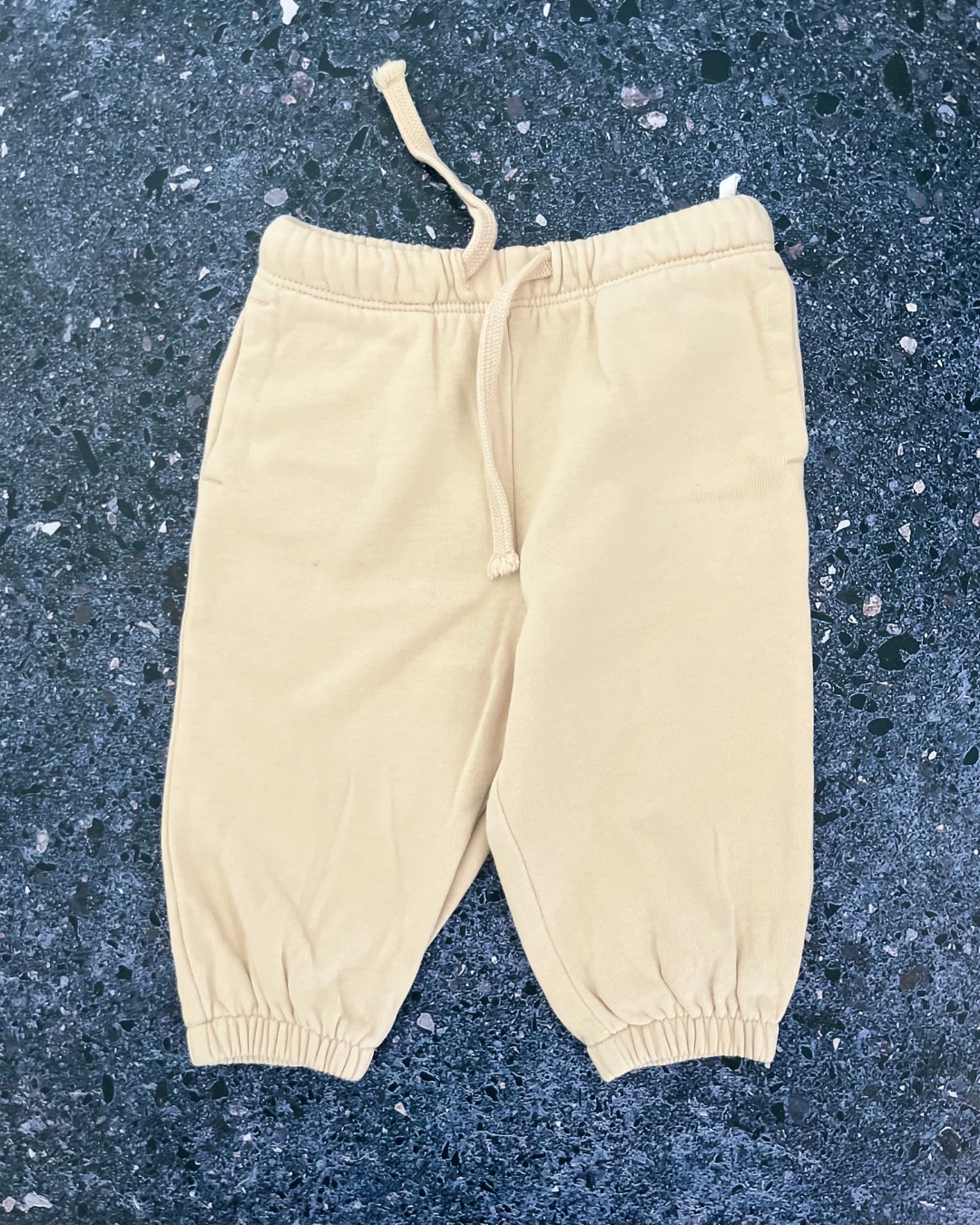 H&M beige pants 4/6M
