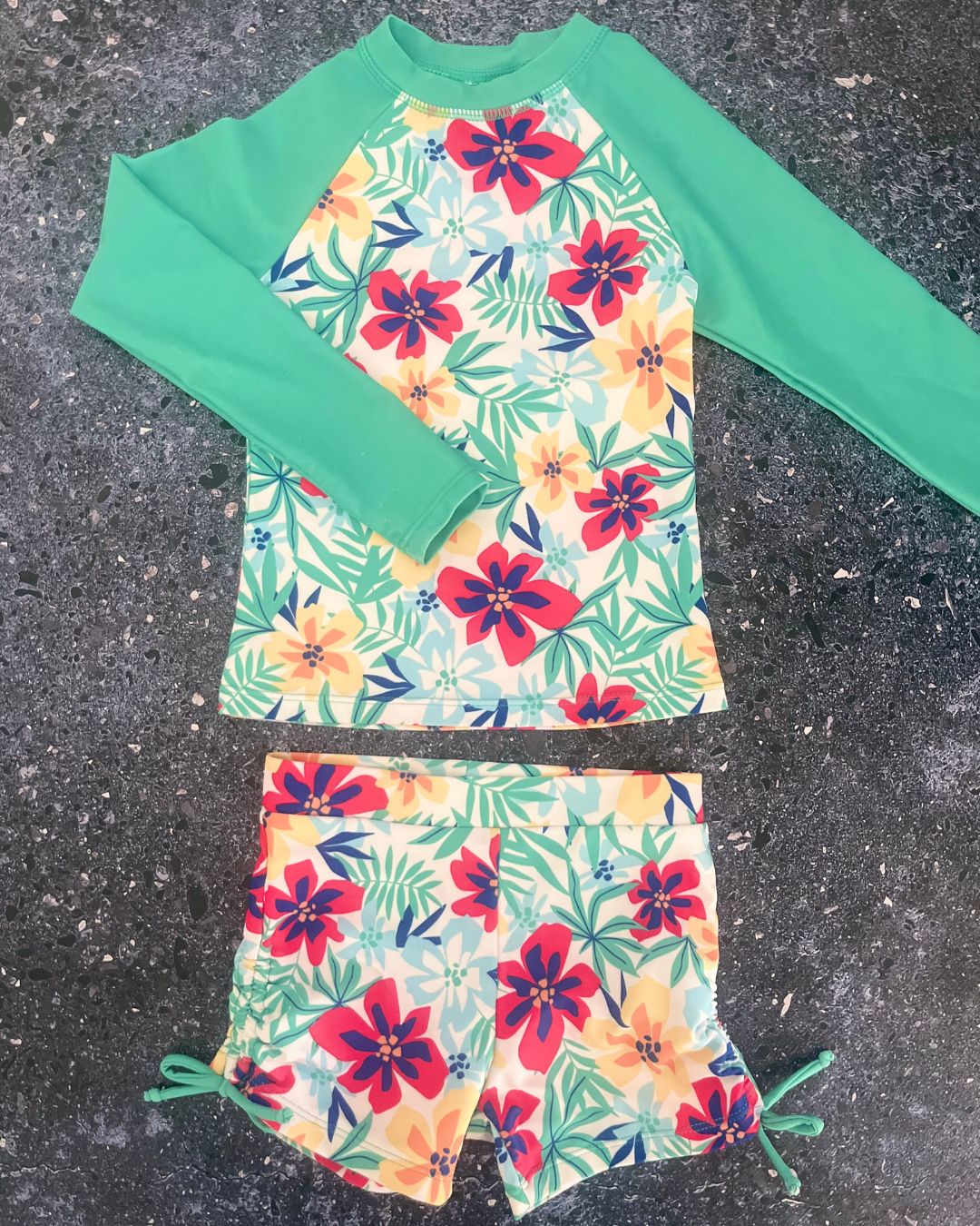 Juniors green swimming costume set 5/6Y