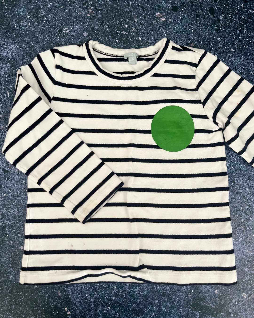 Cos white and black striped long sleeve green dot T shirt 6/8Y