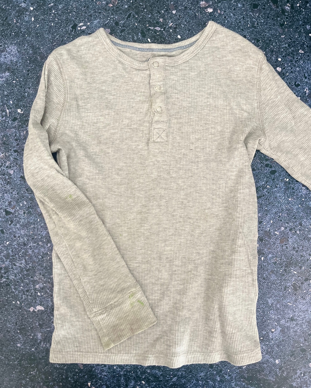 H&M grey ribbed sleep shirt 6/8Y