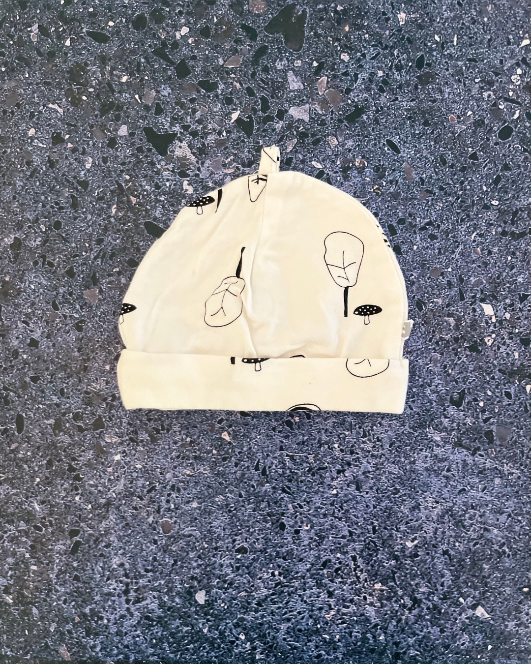 Woolworths white leaves beanie Newborn