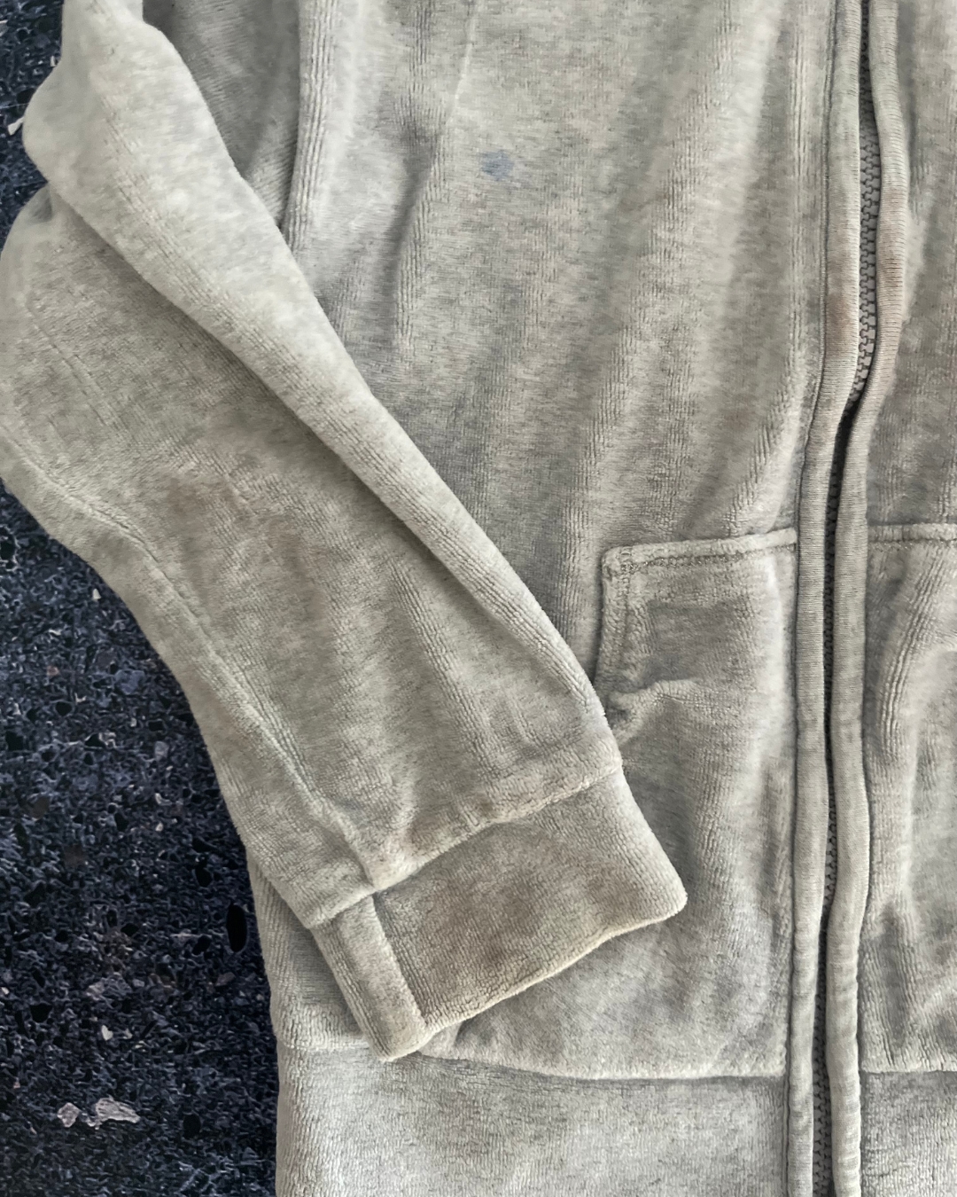 Marks & Spencers grey heart hoodie 3/4Y - Image 2