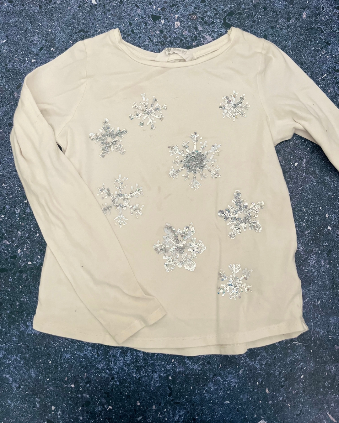 H&M white long sleeve sequin snowflake sweater 6/8Y