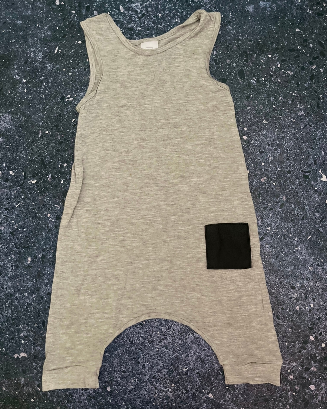 Flynn Jaxon grey sleeveless romper 2/3Y