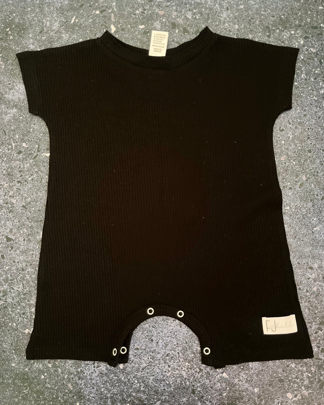 Flynn Jaxon black ribbed romper 2/3Y
