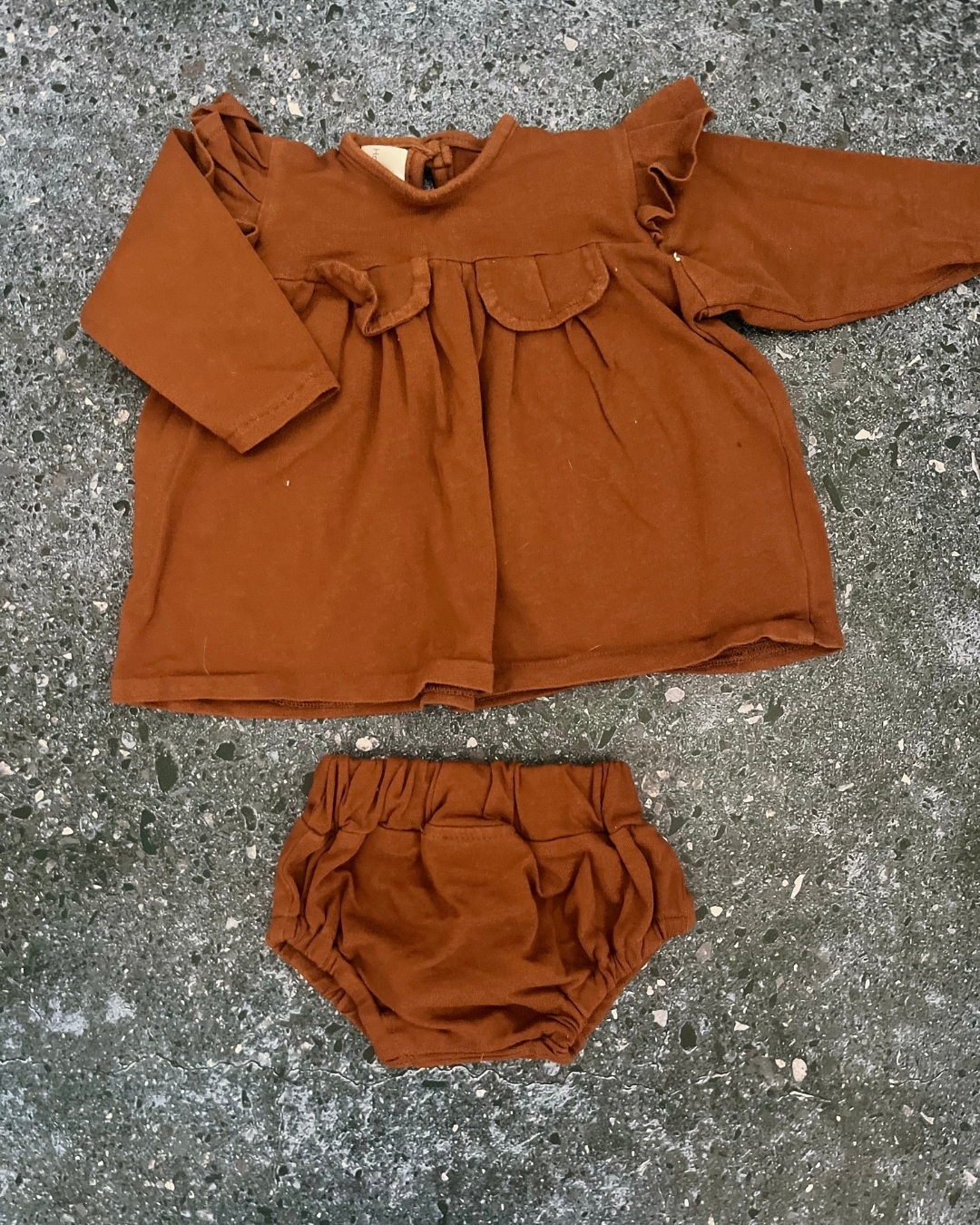 Hoppity Apparel brown blouse and bloomer 0/3M