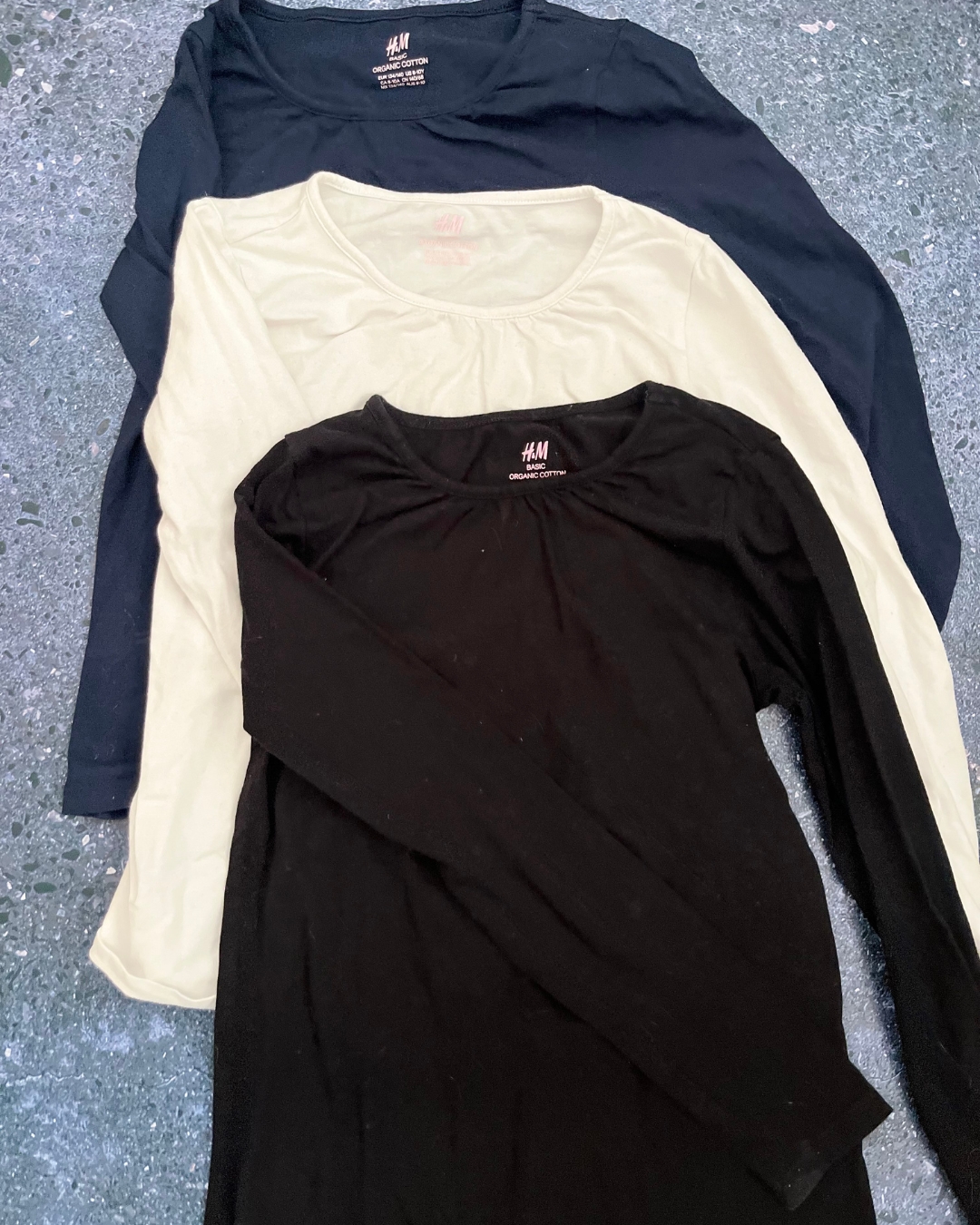 H&M navy, black and white long sleeve T shirt set 9/10Y
