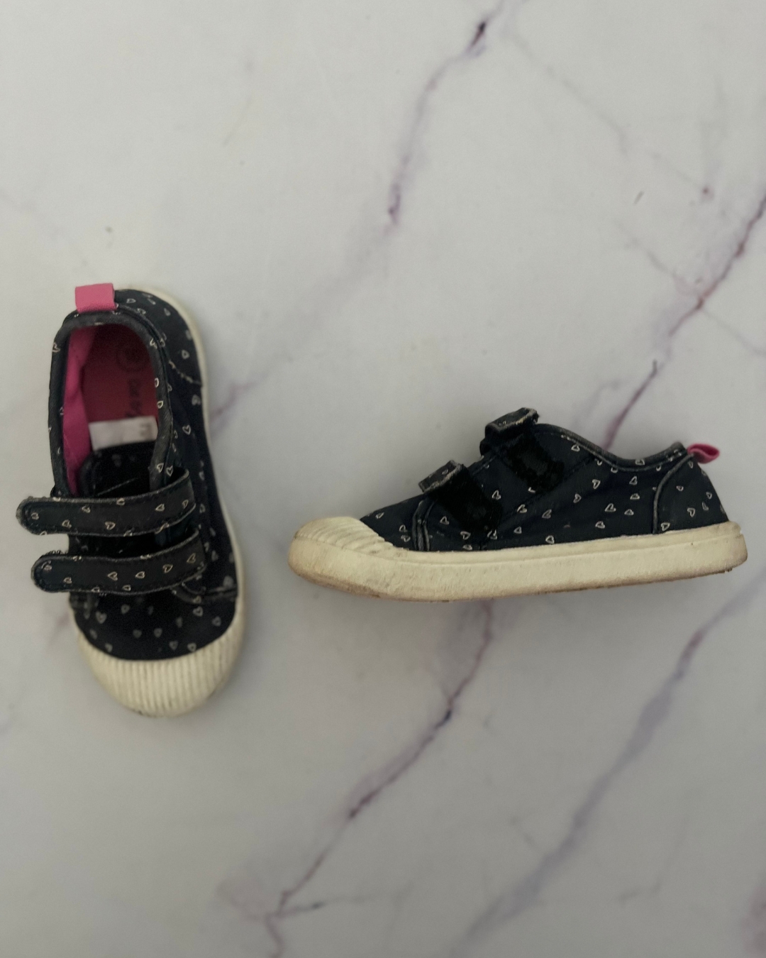 Cat & Jack black heart shoes Size 10