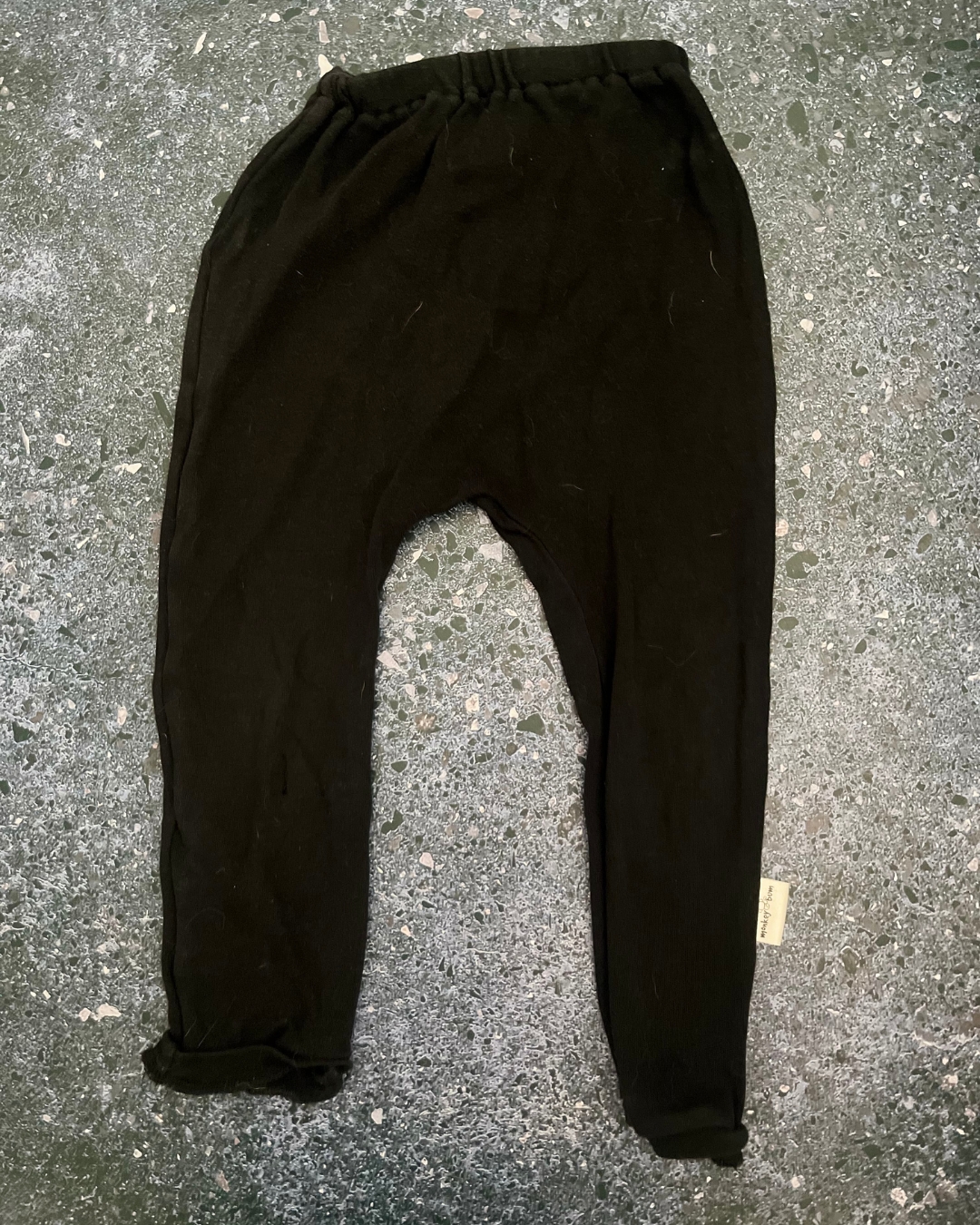 Monkey Bum black tracksuit pants 3/4Y